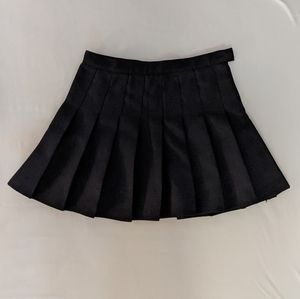 black pleated skirt
